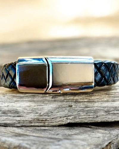 Pulsera Masculina "SkyRider" – Estilo de Cuero con Carácter - posibilidad de personalización con grabado