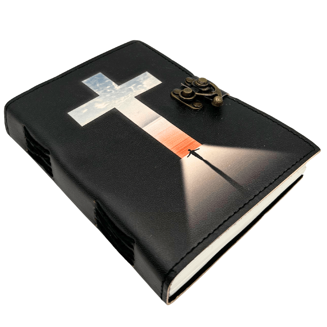 Cuaderno de cuero Cruz Religiosa Libro de Oraciones con grabado