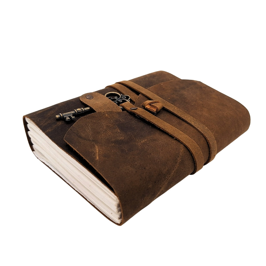 Cuaderno de cuero retro con llave y correa, 200 páginas, 18 x 13 cm