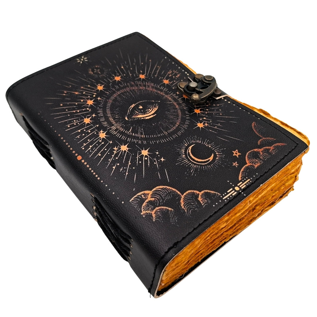 Cuaderno Ojo Cósmico con Grabado - Cuaderno de Piel Retro con 200 Páginas de Papel Amarillo de Piel de Cabra