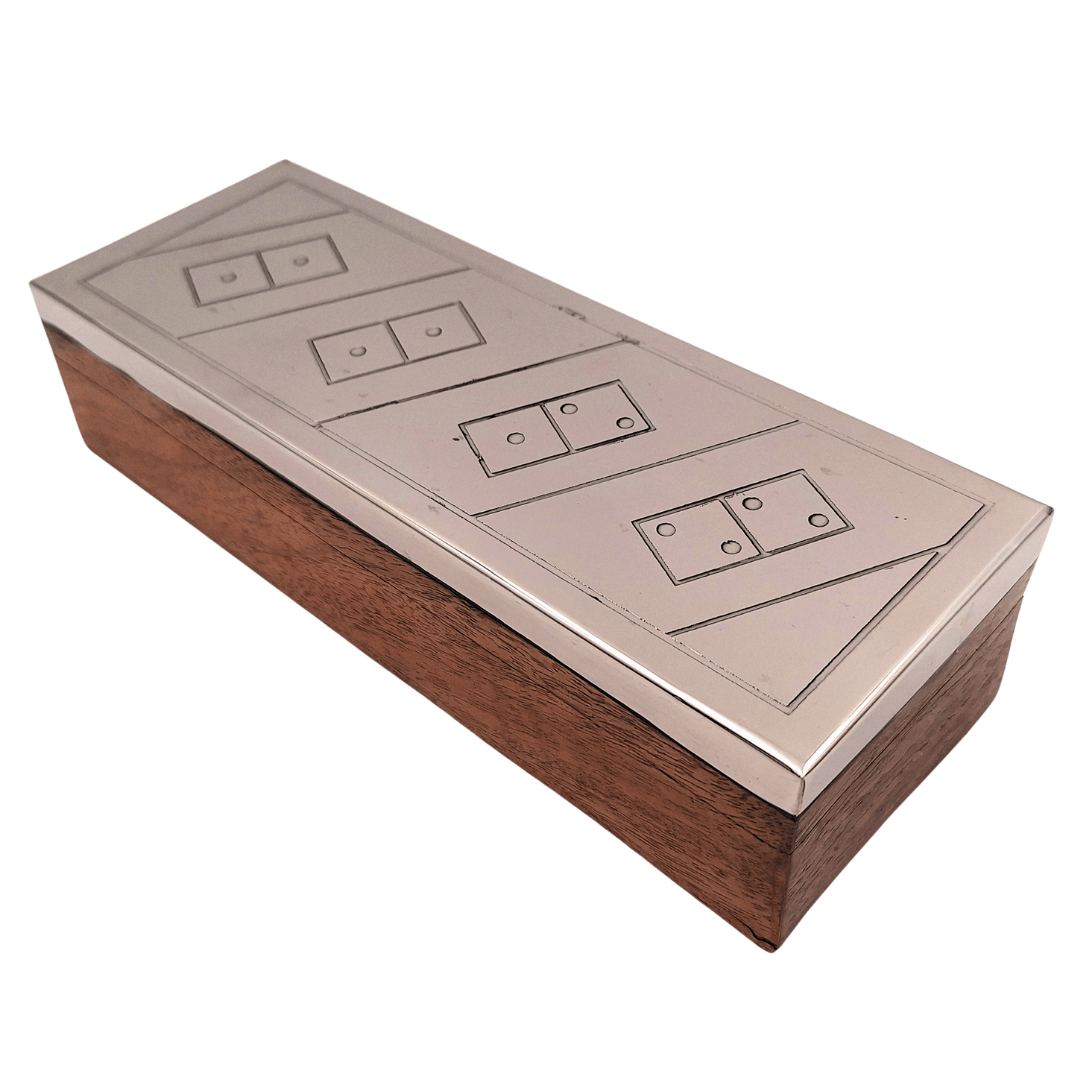 Elegante Dominó en Caja de Madera con Tapa de Aluminio
