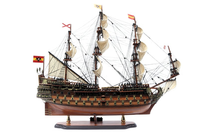 Modelo de velero del barco San Felipe de 80cm, con posibilidad de personalización mediante grabado