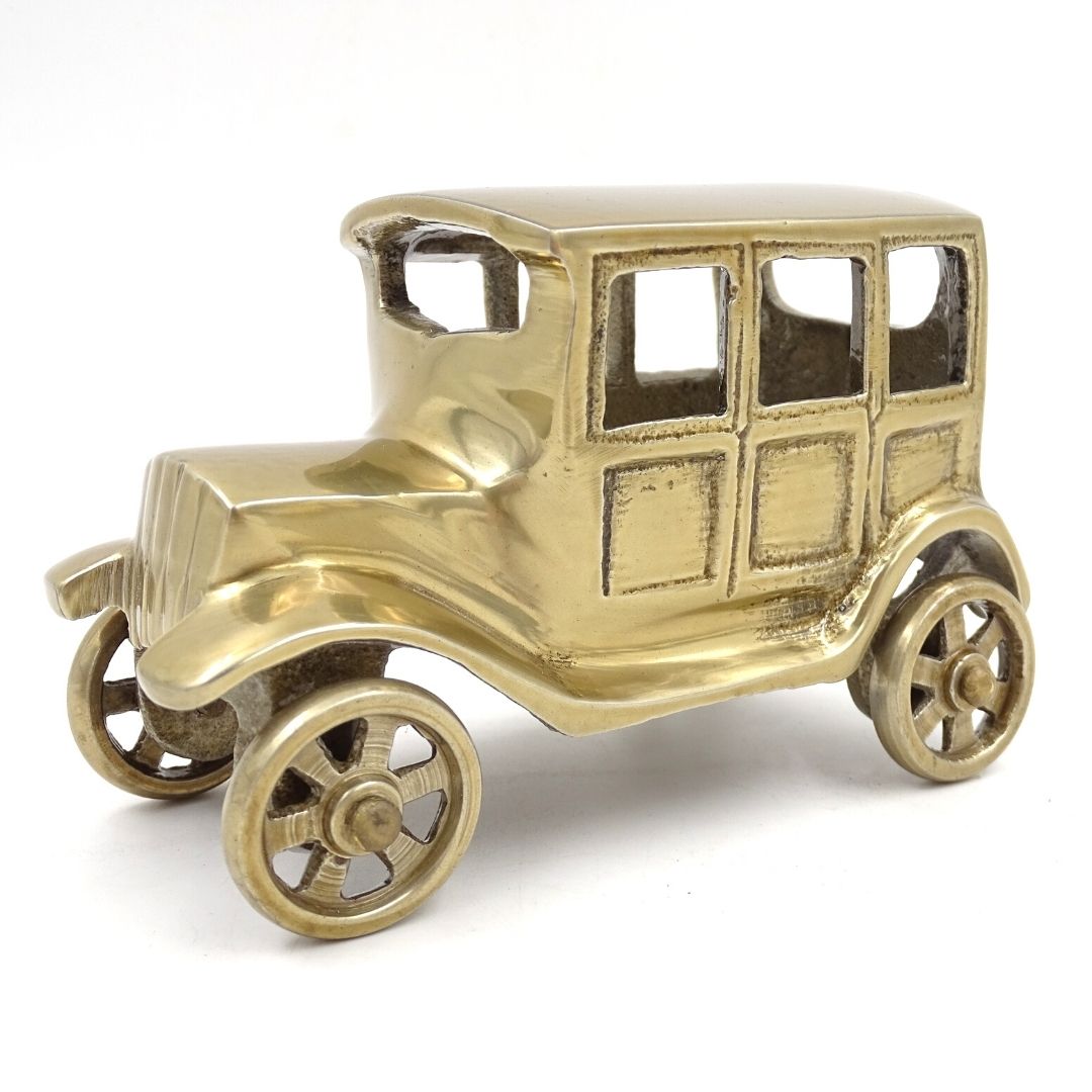 Modelo de coche retro de metal BMW Dixi en color latón antiguo con posibilidad de personalización con grabado