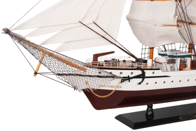 Modelo de velero Dar Pomorza de 80 cm con opción de grabado personalizado