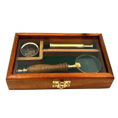Conjunto de viajero con catalejo, brújula y lupa en caja de madera con opción de grabado personalizado  