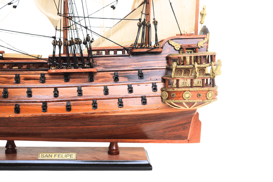 Modelo exclusivo de velero del barco San Felipe - SF4, con posibilidad de personalización mediante grabado