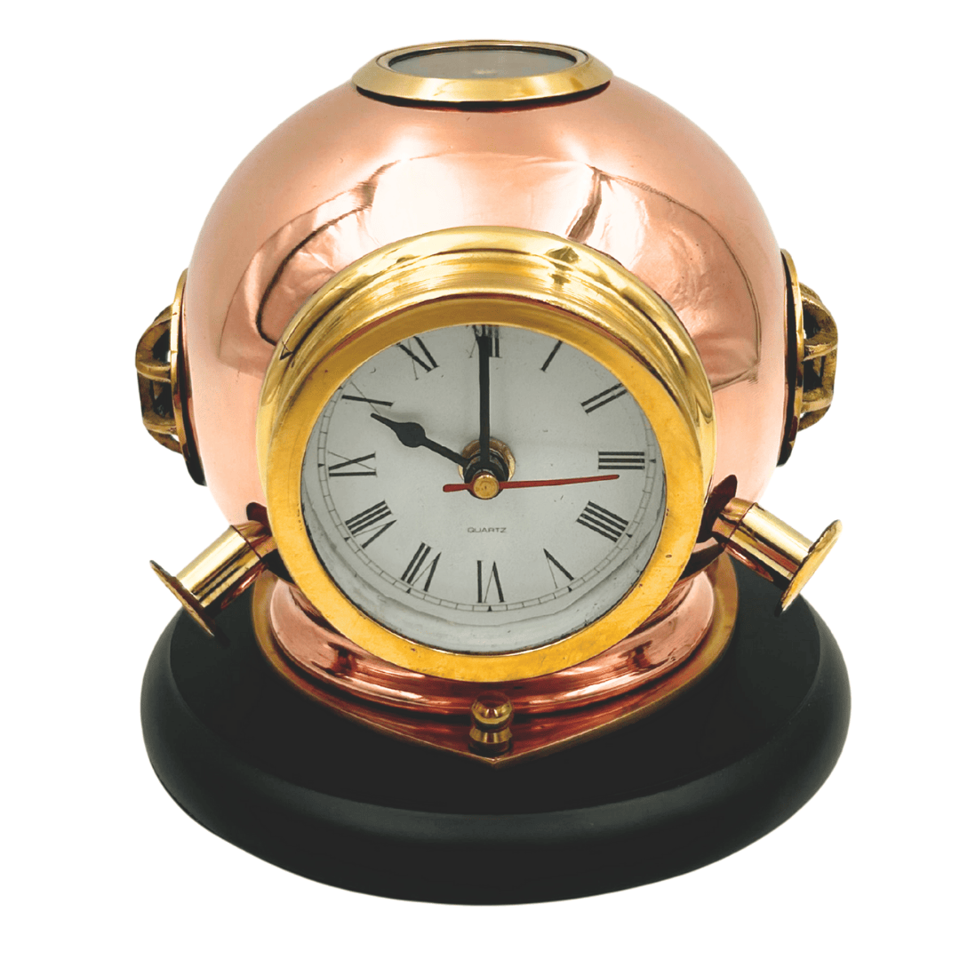 Reloj de escritorio Casco de buzo con brújula - Latón sobre base de madera con opción de grabado personalizado - Regalo ideal para amantes del mar y estilo vintage - Altura 16 cm, diámetro del reloj 8,5 cm  