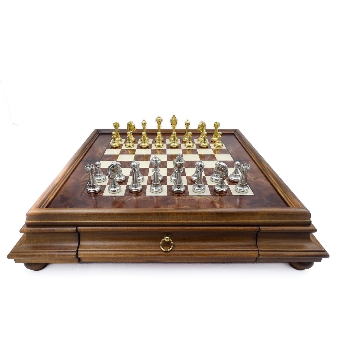 Ajedrez exclusivo Italfama de metal dorado 53x53 cm con posibilidad de grabado personalizado