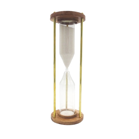 Reloj de arena de latón y madera de 30min, personalizable con grabado: un regalo elegante para cualquier ocasión, 30,5cm de alto, arena blanca y materiales clásicos