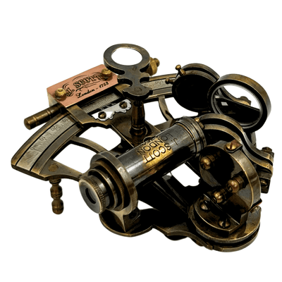 Sextante retro de latón en estuche de cuero - instrumento de navegación elegante con opción de grabado - regalo ideal para amantes de la navegación e historia - dimensiones 13x12x7 cm