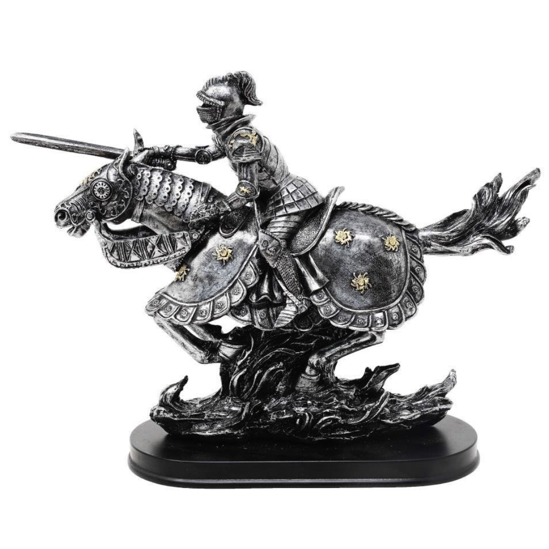 Figura Caballero a caballo 31 cm – pintada a mano en polyresina con posibilidad de personalización con grabado