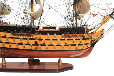 Modelo montado del velero HMS Victory de 80cm con posibilidad de personalización mediante grabado - Decoración exclusiva para regalo, hecho a mano con madera exótica, alta calidad y atención a los detalles