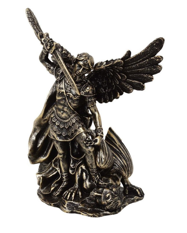 Figura de San Miguel luchando contra el dragón de poliresina de 13,5 cm con posibilidad de personalización con grabado