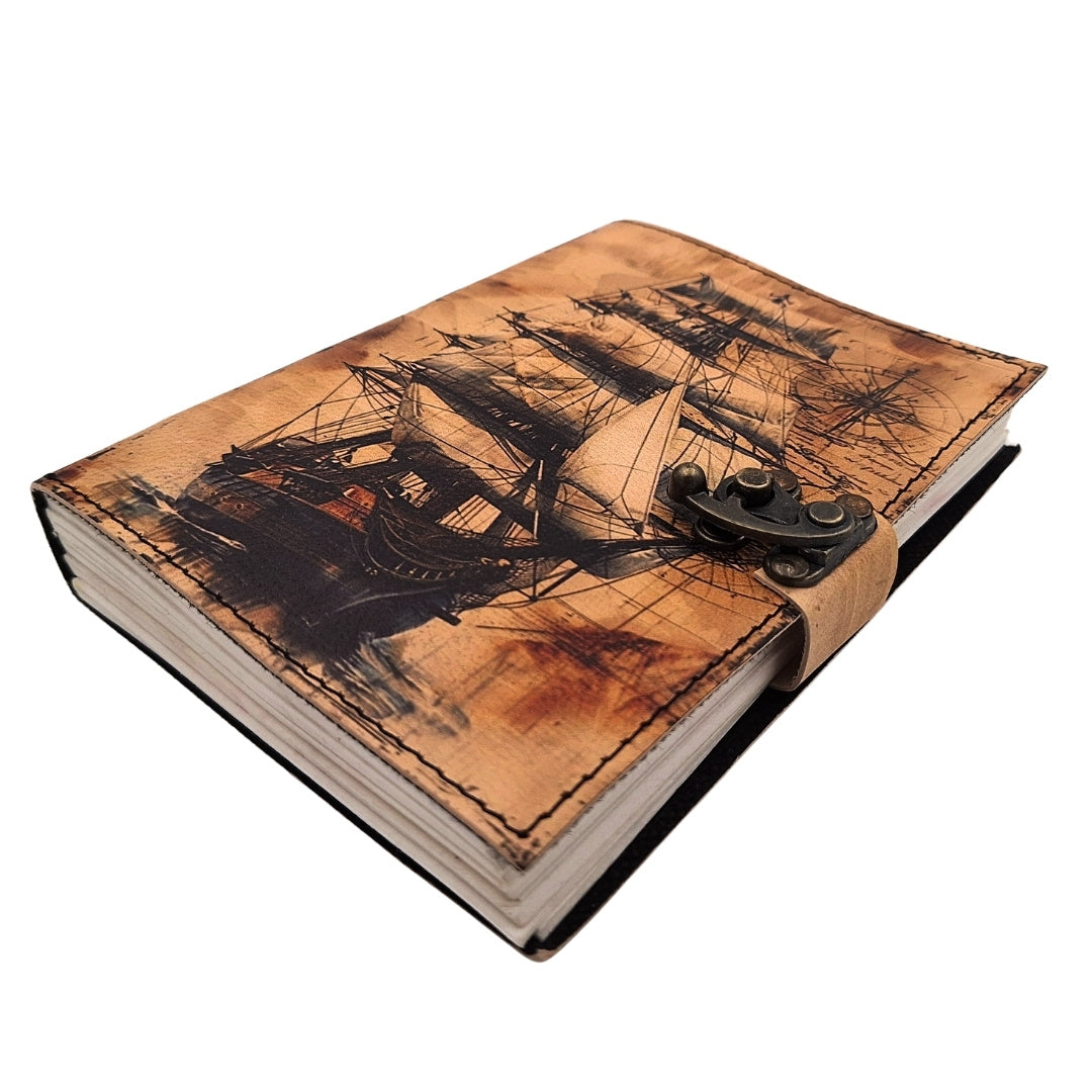 Cuaderno de cuero marinero velero retro con grabado