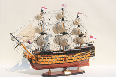 Modelo montado del velero HMS Victory de 80cm con posibilidad de personalización mediante grabado - Decoración exclusiva para regalo, hecho a mano con madera exótica, alta calidad y atención a los detalles