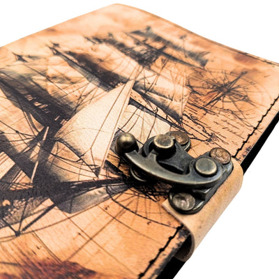 Cuaderno de cuero marinero velero retro con grabado