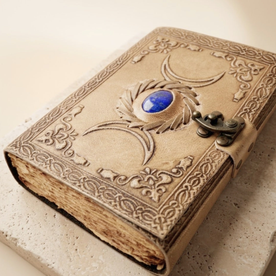 Cuaderno de Piel Retro con Piedra y Fases de la Luna