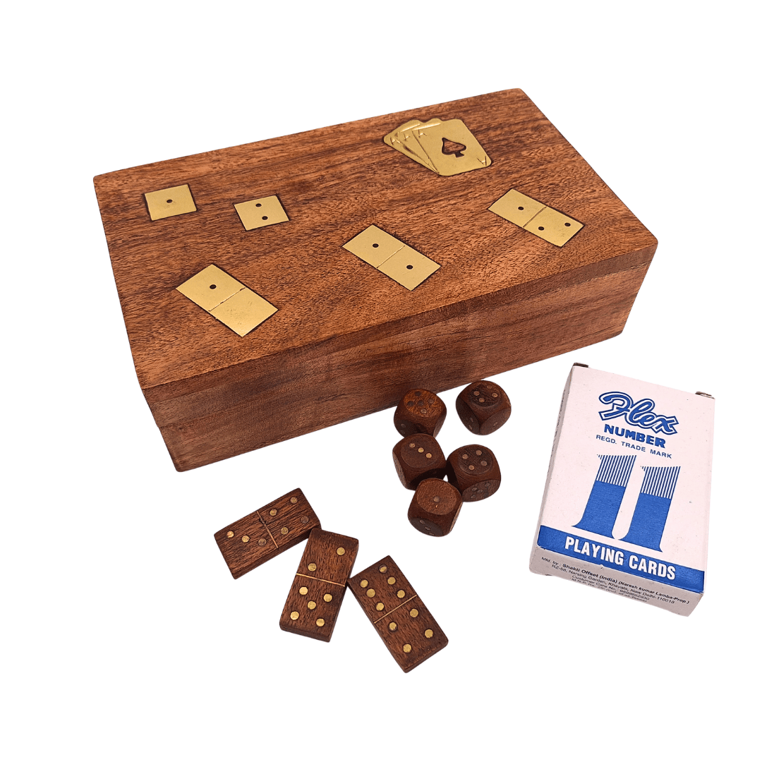 Set de juegos 3 en 1 en elegante caja de madera con posibilidad de personalización mediante grabado - Cartas, Dominó, Dados - Regalo ideal para amantes de juegos sociales - dimensiones: 22,5 x 13 x 6 cm, acacia con adornos de latón