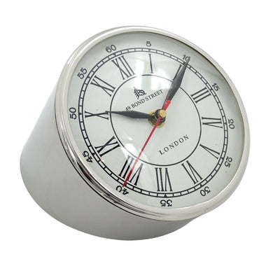 Reloj metálico de escritorio CLK-0212 con grabado - Regalo personalizado en color plateado, blanco o negro, altura 19 cm, estilo moderno con números romanos y arábigos