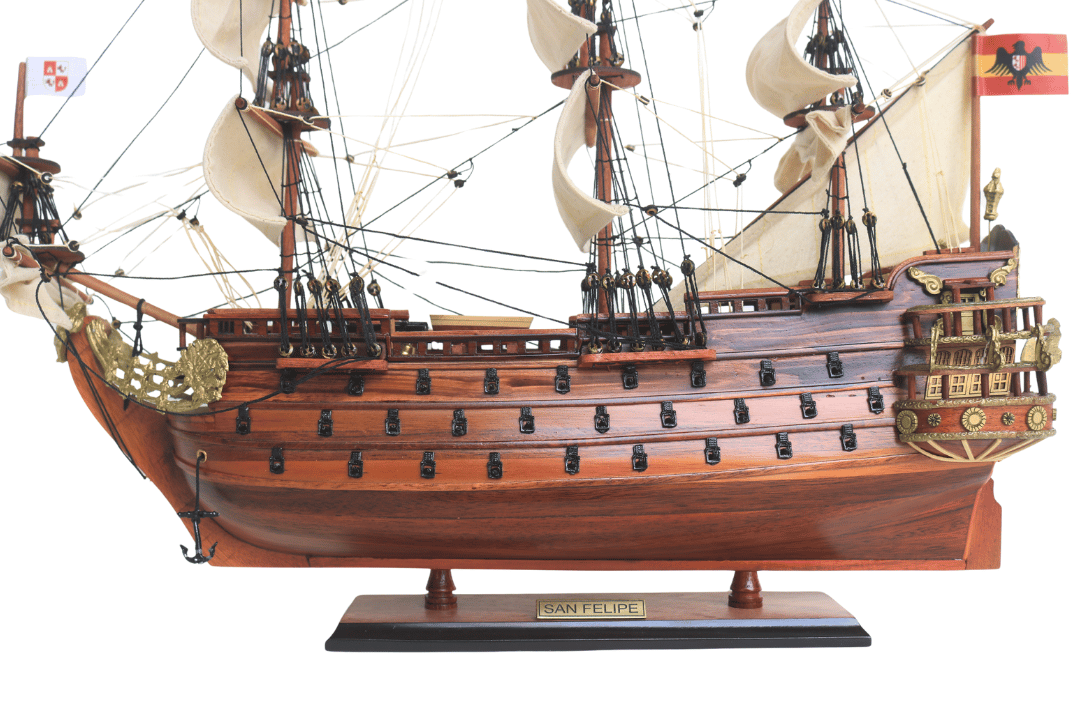 Modelo exclusivo de velero del barco San Felipe - SF4, con posibilidad de personalización mediante grabado