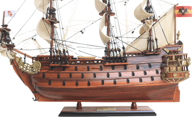 Modelo exclusivo de velero del barco San Felipe - SF4, con posibilidad de personalización mediante grabado