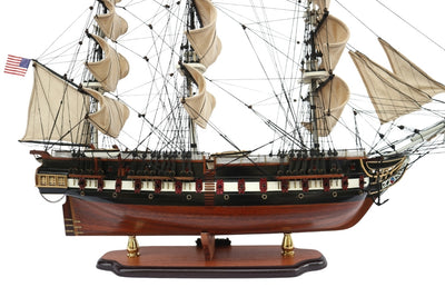 Gran modelo exclusivo del velero USS Constitution de 100cm con posibilidad de personalización mediante grabado