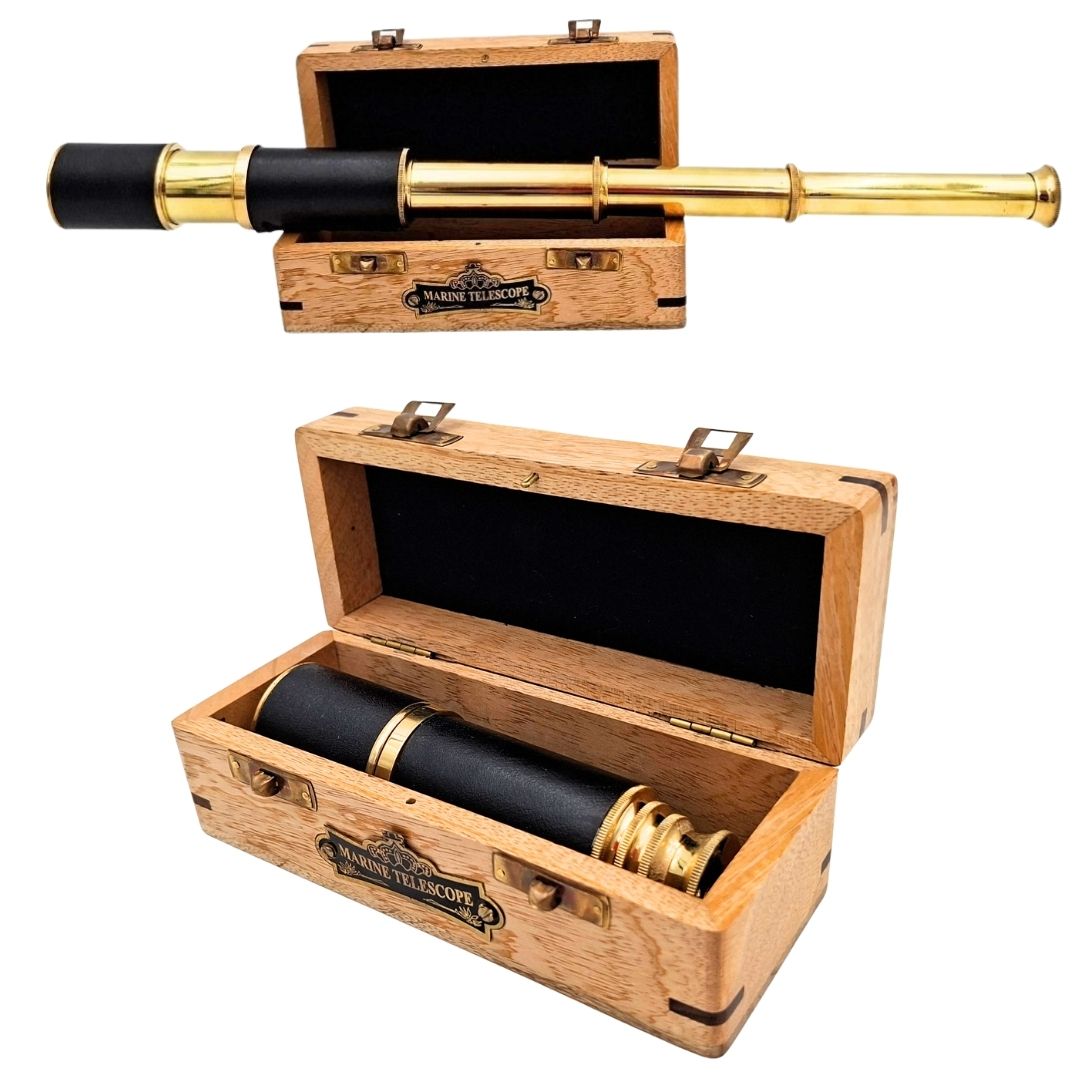 Elegante catalejo náutico retro de latón con posibilidad de personalización mediante grabado, en un joyero de madera