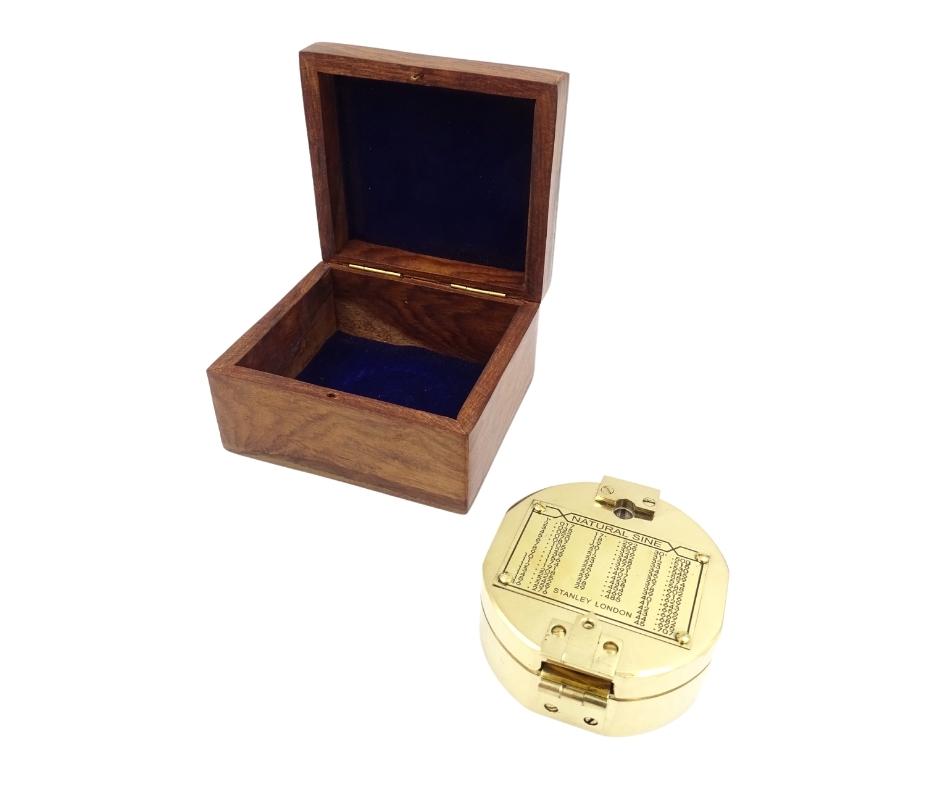 Brújula de latón Brunton CB5 en caja de madera con posibilidad de personalización mediante grabado