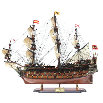 Modelo de velero del barco San Felipe de 80cm, con posibilidad de personalización mediante grabado