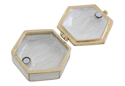 Elegante caja metálica de regalo con cristales B0035-08WH, blanco y dorado, posibilidad de personalización con grabado, ideal para joyas y pequeños objetos, 5x5x2 cm