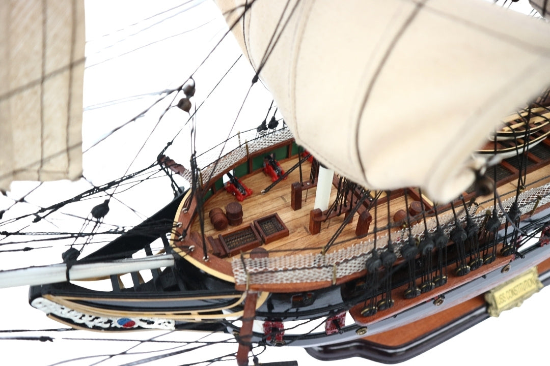 Gran modelo exclusivo del velero USS Constitution de 100cm con posibilidad de personalización mediante grabado