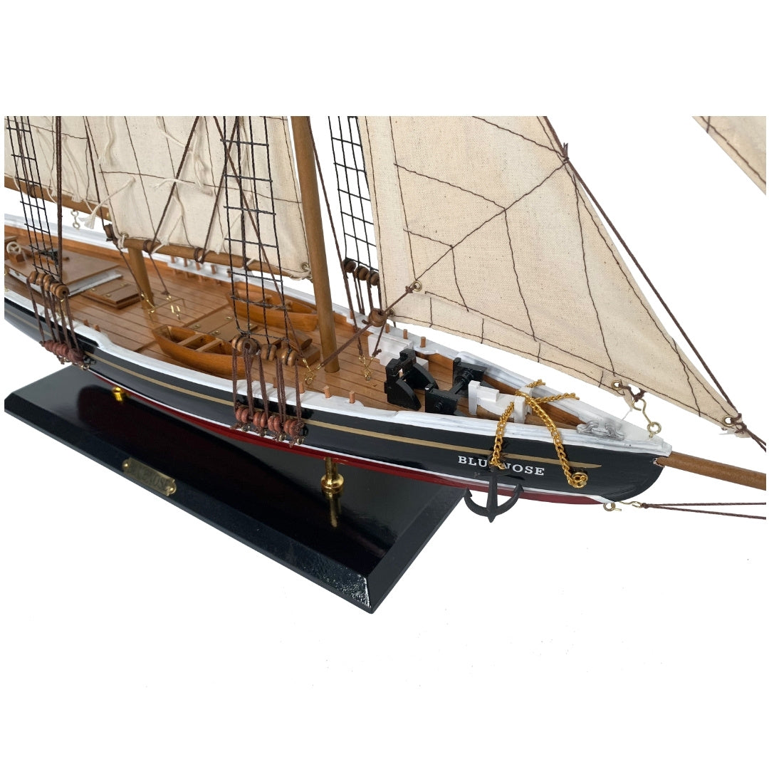 Modelo de velero Bluenose de 80 cm con posibilidad de personalización con grabado