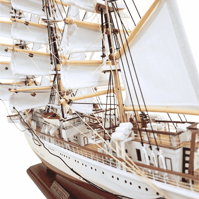 Modelo exclusivo de velero del barco Dar Młodzieży XXL de 71 cm, con posibilidad de personalización mediante grabado