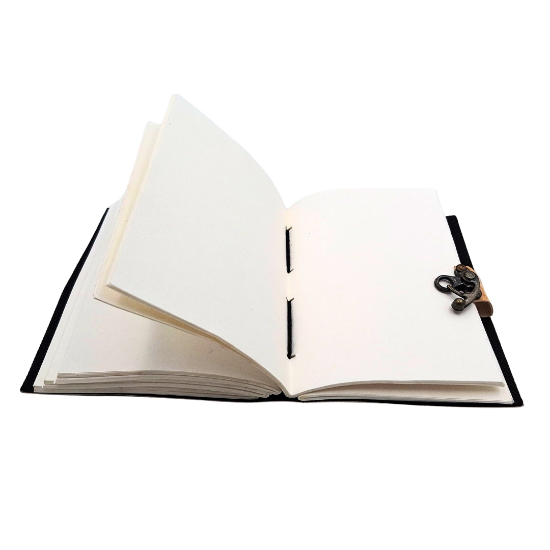 Cuaderno de cuero marinero velero retro con grabado