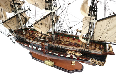 Gran modelo exclusivo del velero USS Constitution de 100cm con posibilidad de personalización mediante grabado