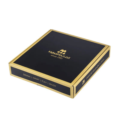 Ajedrez metálico exclusivo con tablero de latón 44 x 44 cm – Figuras medievales con posibilidad de personalización con grabado