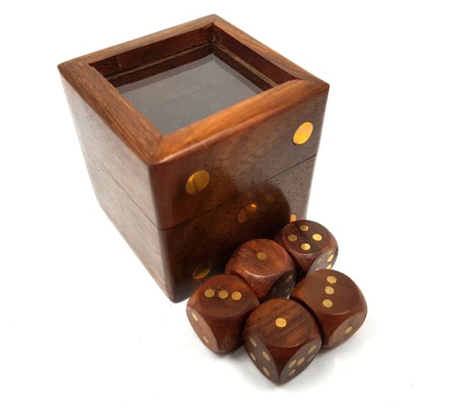Juego de dados en caja de madera elegante con tapa de cristal, posibilidad de personalización con grabado, ideal para regalo, 5x5 cm, para mayores de 14 años