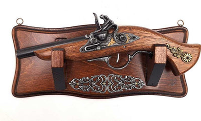 Réplica de pistola TR-239 en perchero para colgar en la pared con posibilidad de personalización con grabado