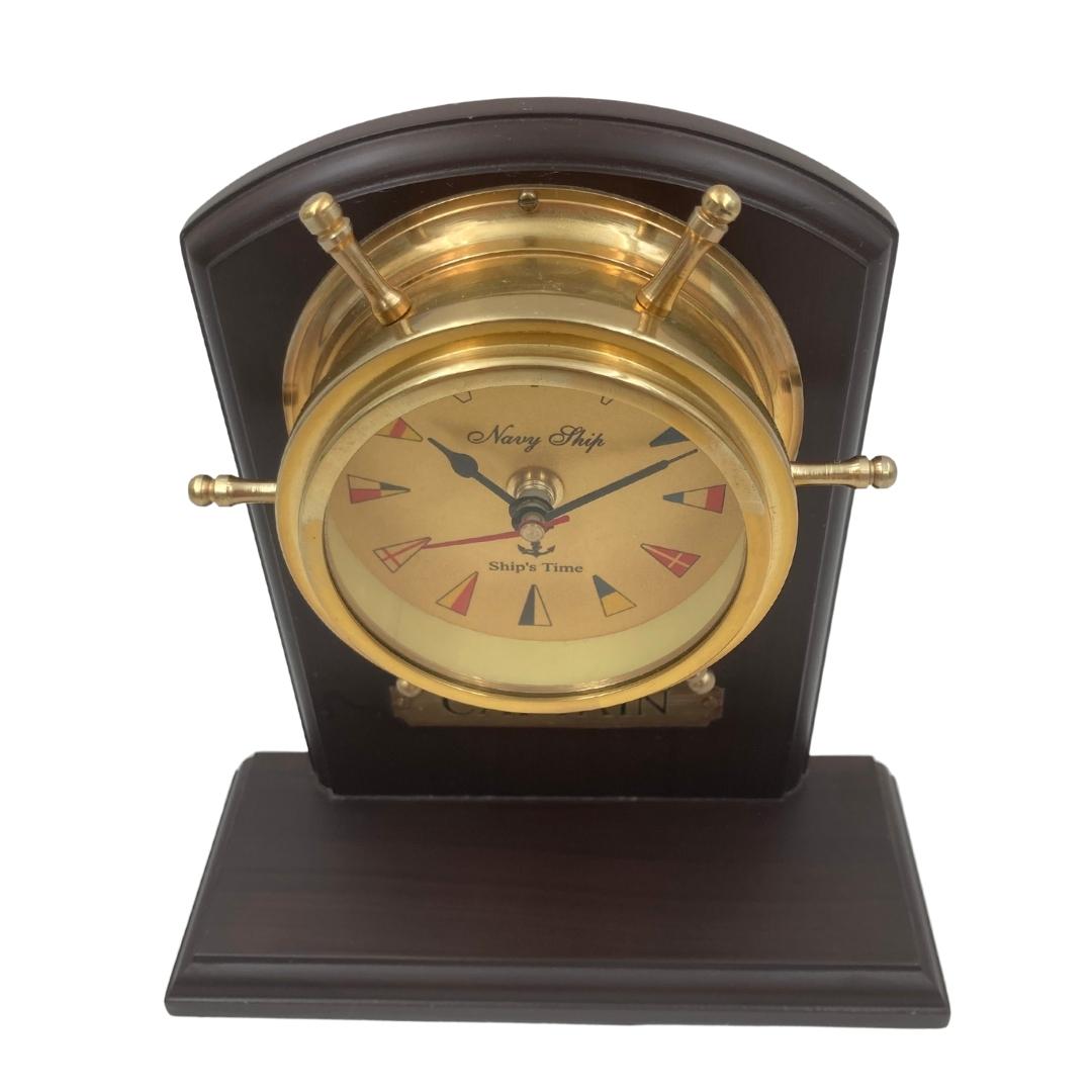 Reloj náutico de latón con grabado