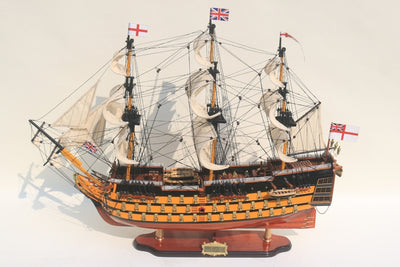 Modelo montado del velero HMS Victory de 80cm con posibilidad de personalización mediante grabado - Decoración exclusiva para regalo, hecho a mano con madera exótica, alta calidad y atención a los detalles