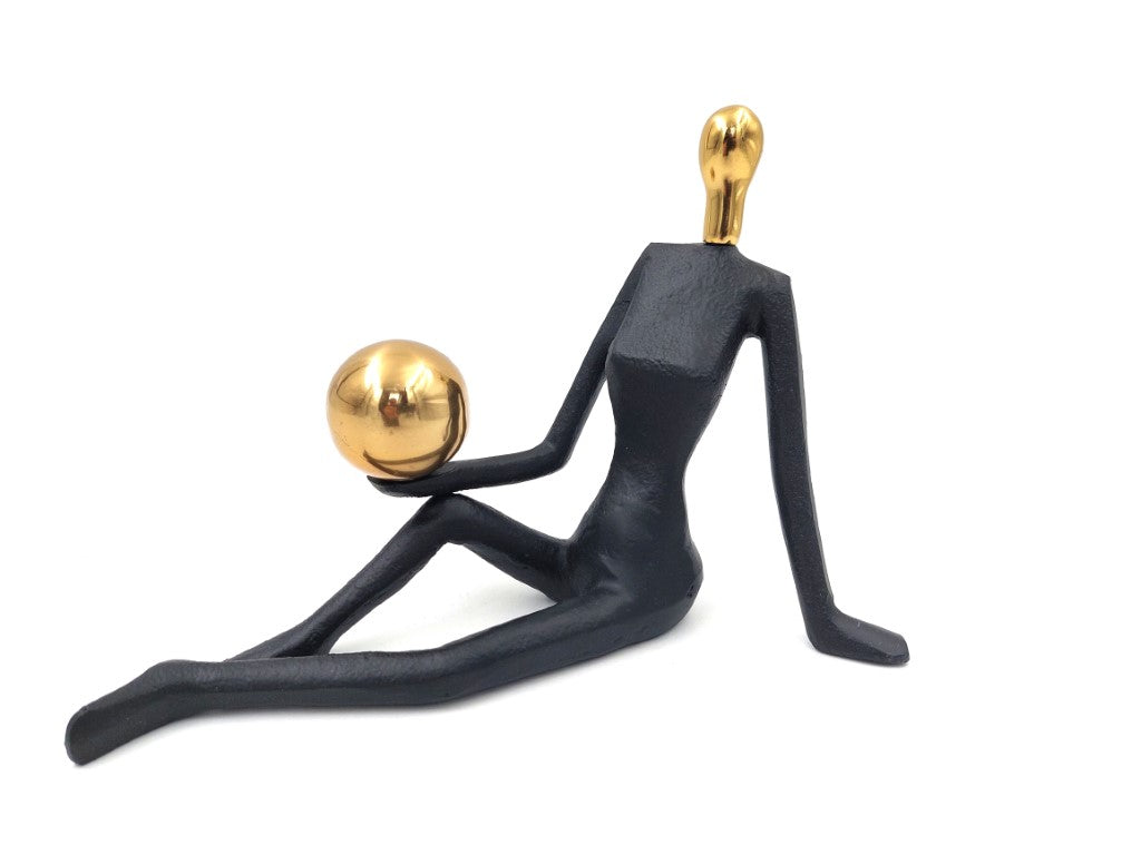 Figura decorativa Mujer gimnasta con balón, grabado personalizado, altura 15 cm, negra y dorada, regalo ideal para cualquier ocasión