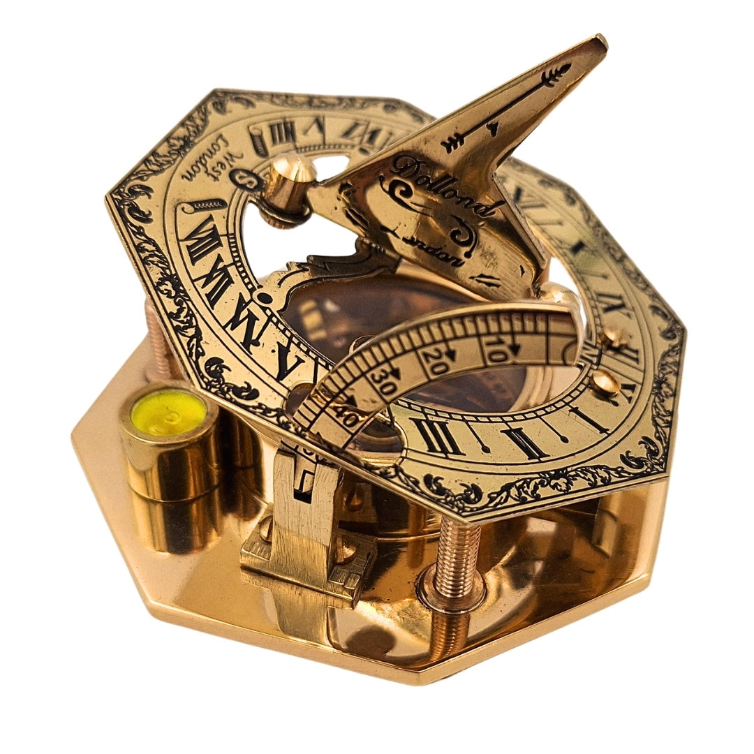 Brújula de latón en elegante caja de cuero con opción de grabado – regalo retro vintage para viajero, marinero - altura 8 cm, diseño elegante de latón