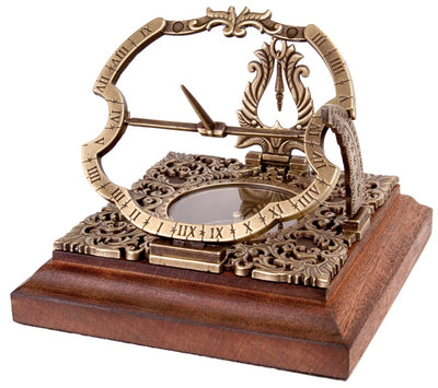 Reloj solar de latón Habsburgo H30 con opción de personalización con grabado, ideal para regalo, en elegante estilo augsburgués, altura 10 cm, sobre base de madera