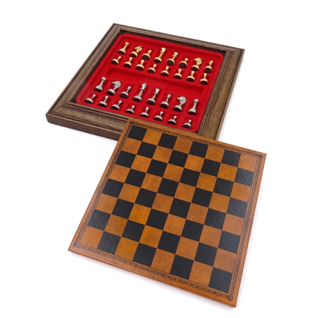 Ajedrez magnético metálico exclusivo Italfama 18x18 cm con posibilidad de grabado personalizado – elegante regalo para cualquier ocasión, tablero marrón y negro con piezas doradas y plateadas