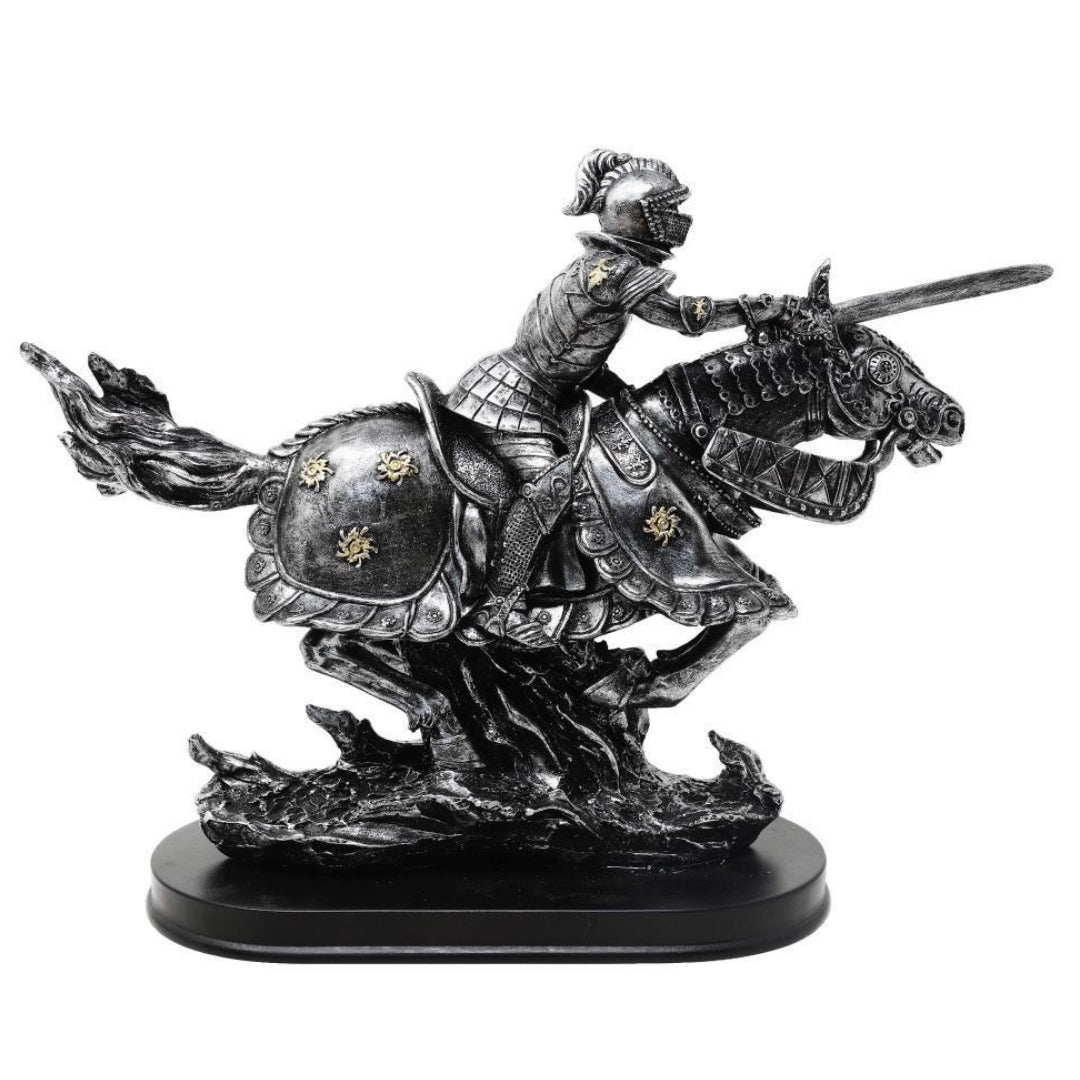 Figura Caballero a caballo 31 cm – pintada a mano en polyresina con posibilidad de personalización con grabado