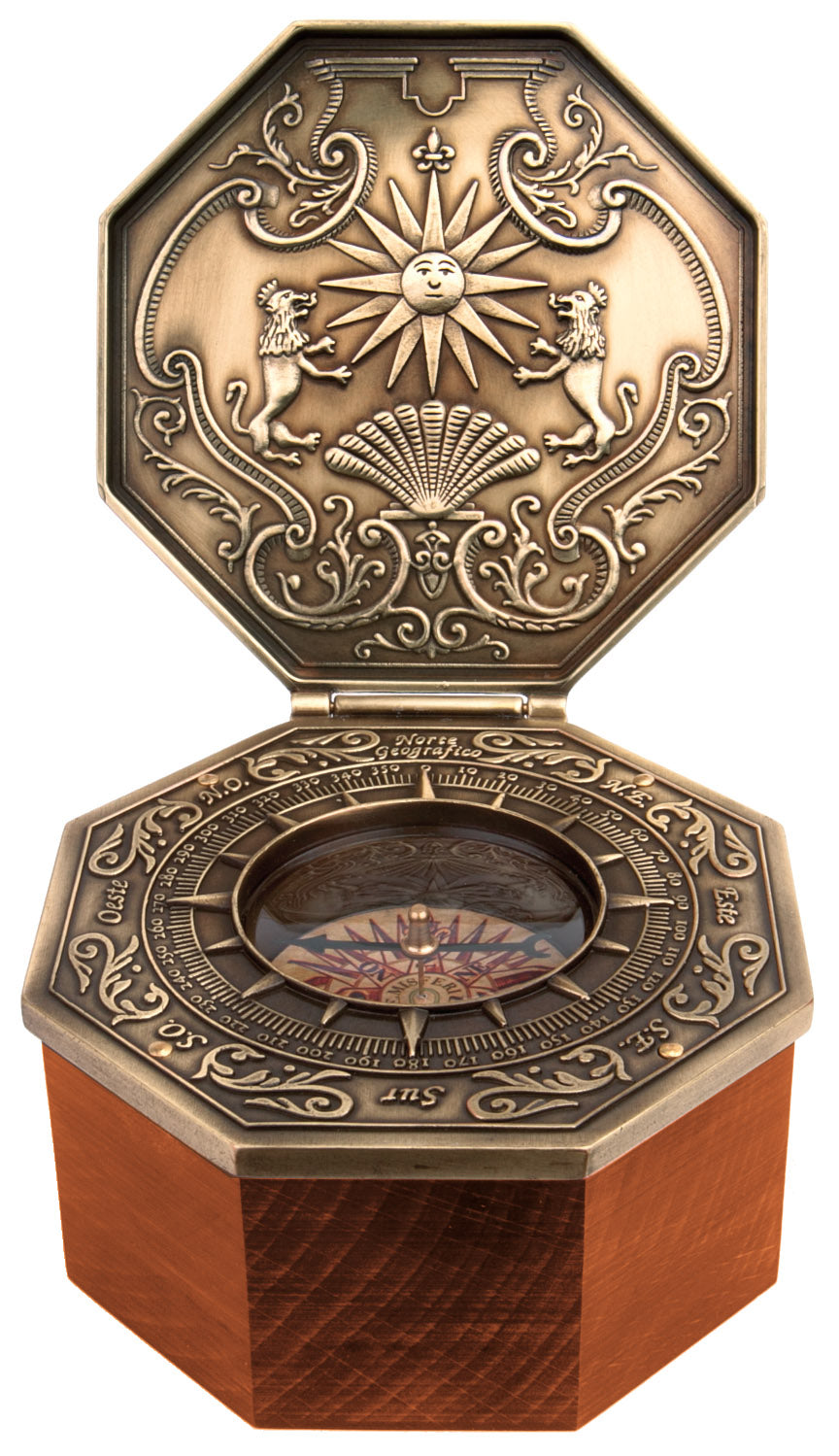 Brújula magnética Cardan exclusiva con grabado - réplica para regalo marinero, altura 5,8 cm, madera de haya y roble, latón, estilo renacentista