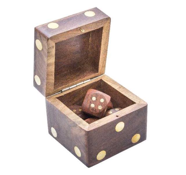 Dados de madera para juego en caja elegante con posibilidad de personalización con grabado