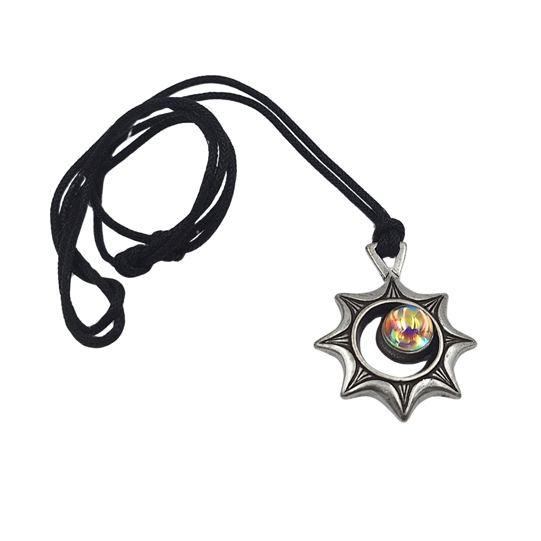 Collar Eclipse Solar con grabado – Ilusión óptica con cristal checo, regalo personalizado para viajeros, zamak de alta calidad, longitud ajustable 45-62 cm