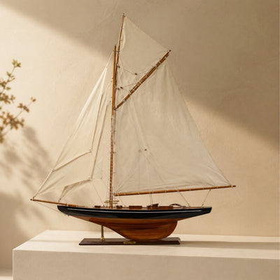 Modelo de yate Columbia con aparejo de gafas, altura 104 cm, de madera, con posibilidad de personalización con grabado