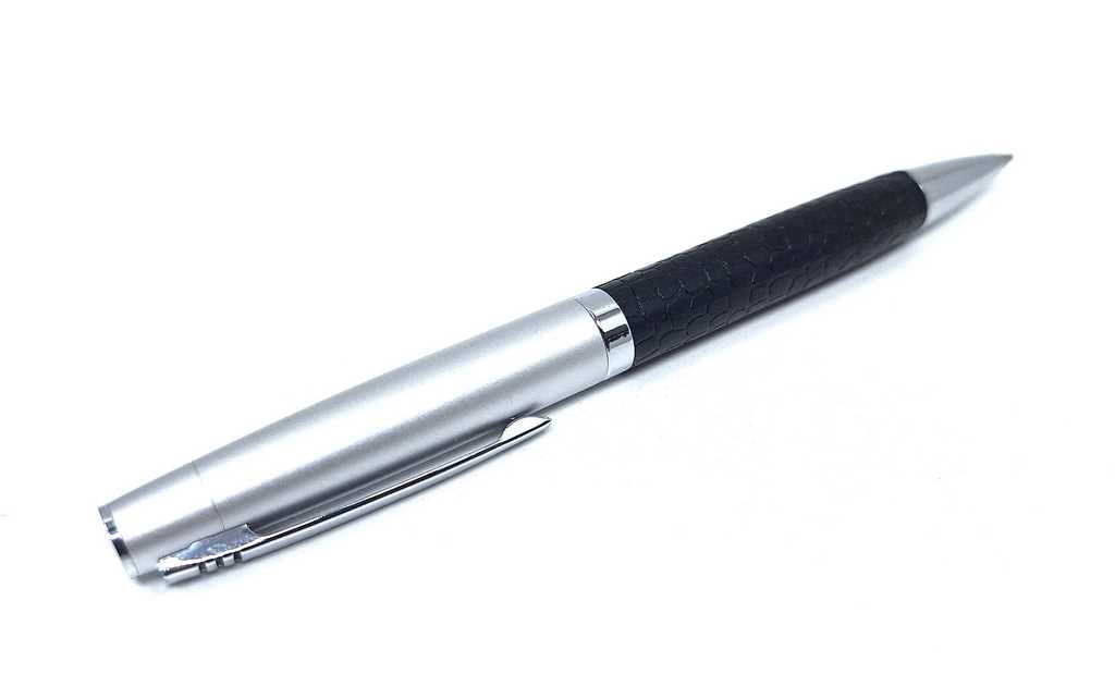 Elegante bolígrafo metálico DL1 con posibilidad de personalización con grabado
